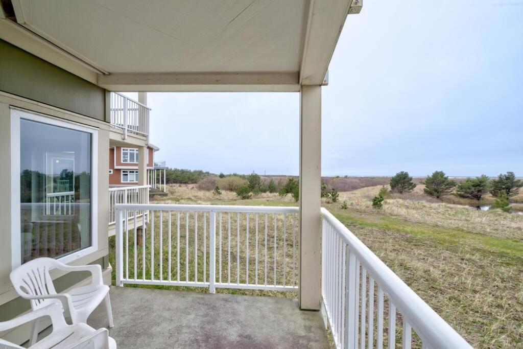 Beach Please-Updated Home With Ocean Views Long Beach Dış mekan fotoğraf
