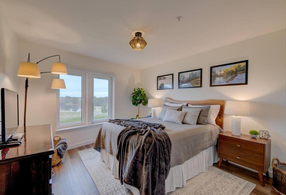 Beach Please-Updated Home With Ocean Views Long Beach Dış mekan fotoğraf