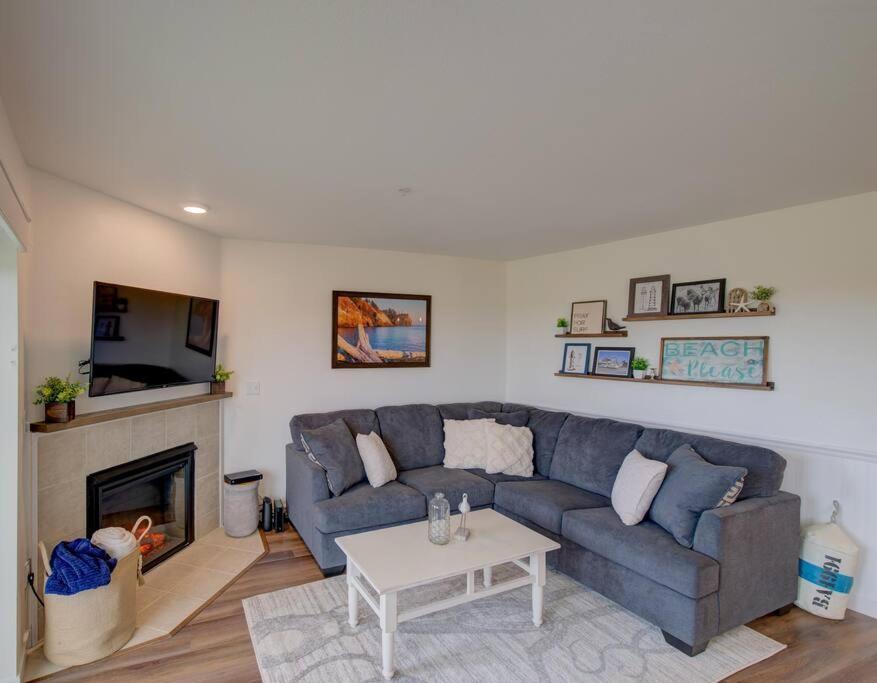 Beach Please-Updated Home With Ocean Views Long Beach Dış mekan fotoğraf