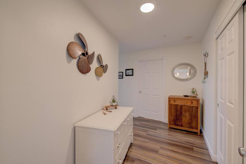 Beach Please-Updated Home With Ocean Views Long Beach Dış mekan fotoğraf