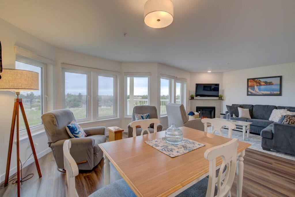 Beach Please-Updated Home With Ocean Views Long Beach Dış mekan fotoğraf