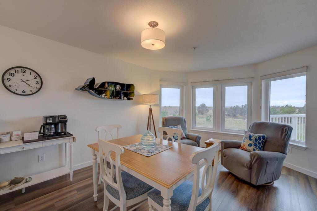 Beach Please-Updated Home With Ocean Views Long Beach Dış mekan fotoğraf